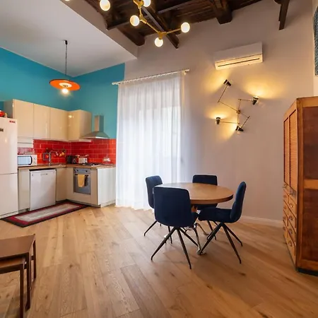 Design Next Sorbillo On Tribunali St By Houseinnaples Appartement *