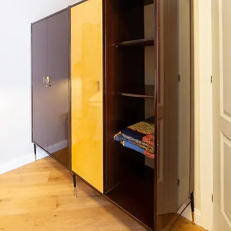 Design Next Sorbillo On Tribunali St By Houseinnaples דירה נאפולי